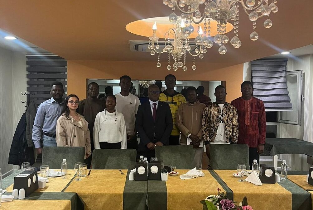 L’AMBASSADEUR DU BURKINA FASO A ANKARA RENCONTRE LA COMMUNAUTE BURKINABE ET VISITE L’UNIVERSITE AKDENIZ A ANTALYA